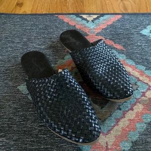 Universal thread black slip on loafer style flats, size 8